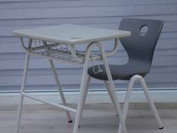 Стулья и парты для школьников (из полипропилена)