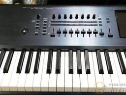 Korg KRONOS 88-Key Music Workstation Keyboard Synthesizer