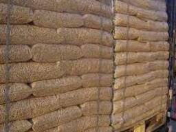 Quality wood pellets from oak, spruce , pine and beech woods/ ENplus A1 Certificate