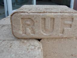 Bûches densifiées (Briquettes) de pin type RUF